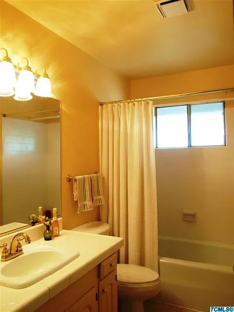 1848 E List Ave, Exeter, CA 93221 photo 9