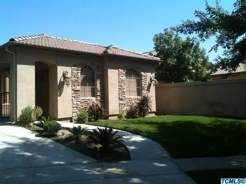 1348 E Mesa Ct, Visalia, CA 93292 photo 1