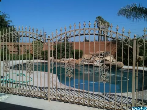 1348 E Mesa Ct, Visalia, CA 93292 photo 9
