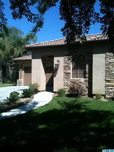 1348 E Mesa Ct, Visalia, CA 93292 photo 2