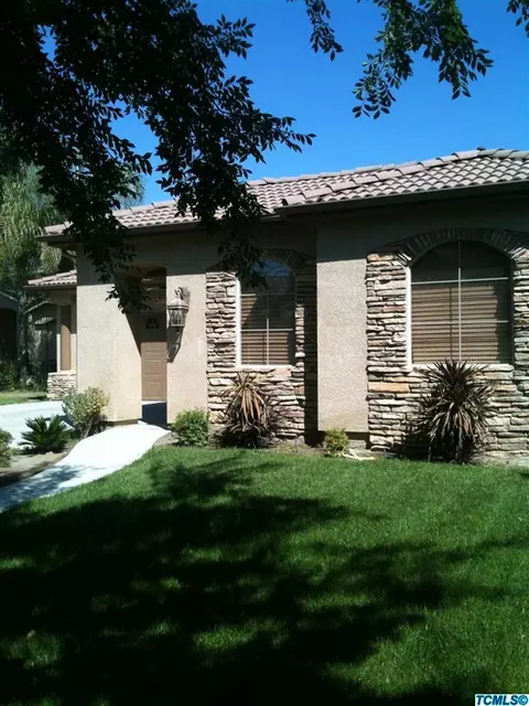 1348 E Mesa Ct, Visalia, CA 93292 photo 3