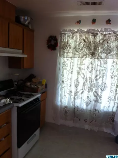 1572 Springbrook St, Coalinga, CA 93210 photo 5