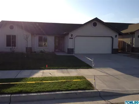 2031 N Charter Oak Ct, Visalia, CA 93292 photo 1