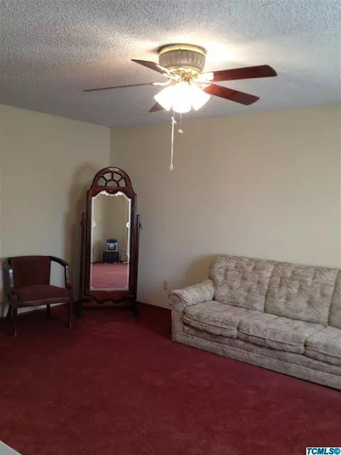 3114 E Laurel Ave, Visalia, CA 93292 photo 8