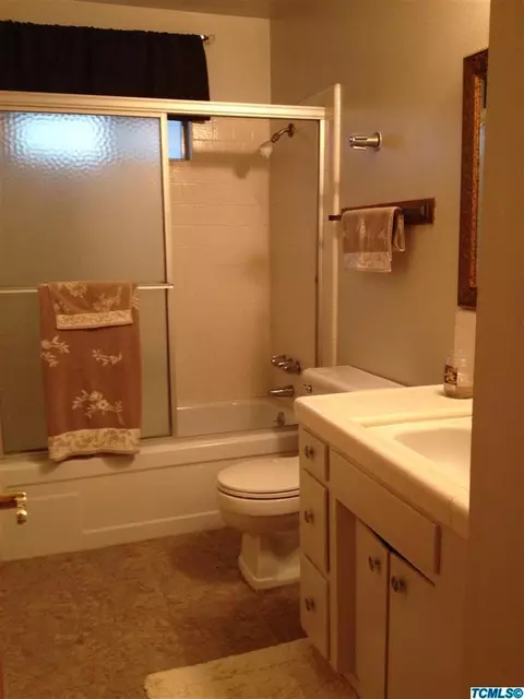 3114 E Laurel Ave, Visalia, CA 93292 photo 3