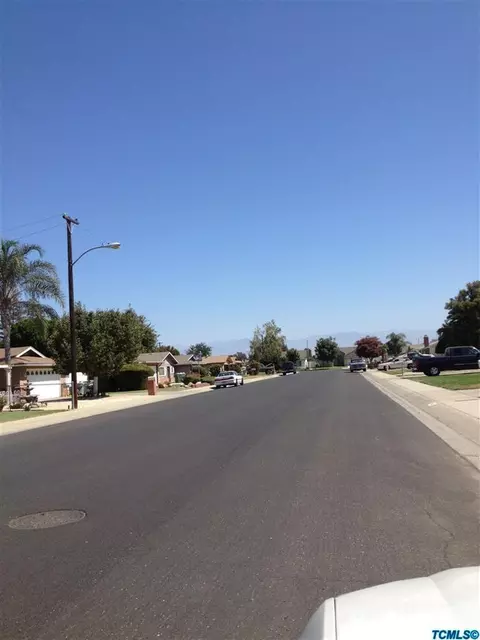 3114 E Laurel Ave, Visalia, CA 93292 photo 2