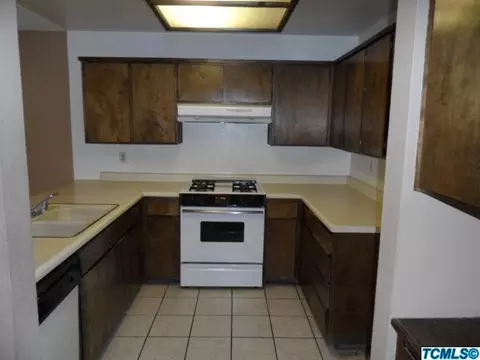 816 E Harold Ave, Visalia, CA 93292 photo 4