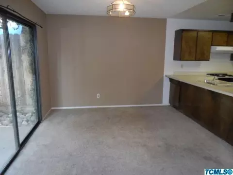 816 E Harold Ave, Visalia, CA 93292 photo 3
