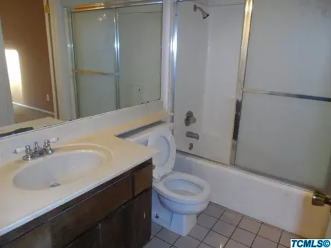 816 E Harold Ave, Visalia, CA 93292 photo 10