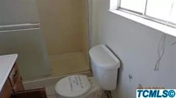 1031 E Feemster Ave, Visalia, CA 93292 photo 2