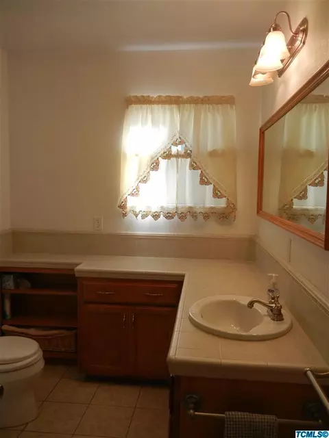 207 Portola Ave, Exeter, CA 93221 photo 8