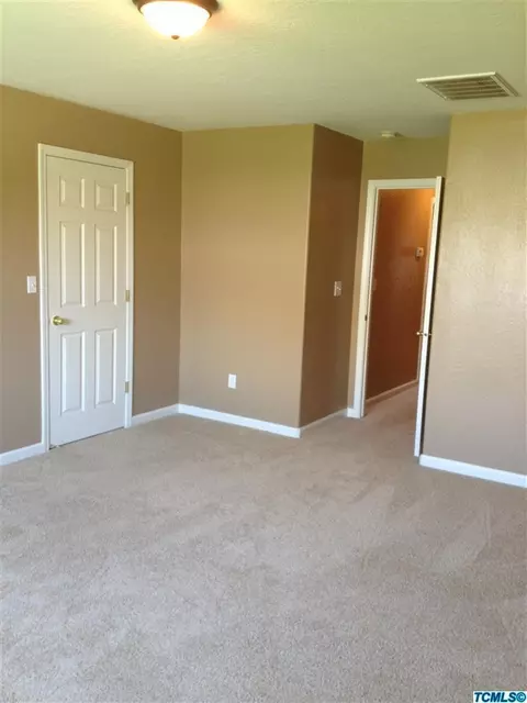 2402 E Victor Ave, Visalia, CA 93292 photo 17