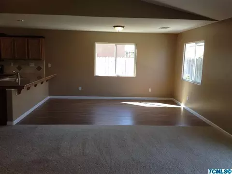 2402 E Victor Ave, Visalia, CA 93292 photo 8