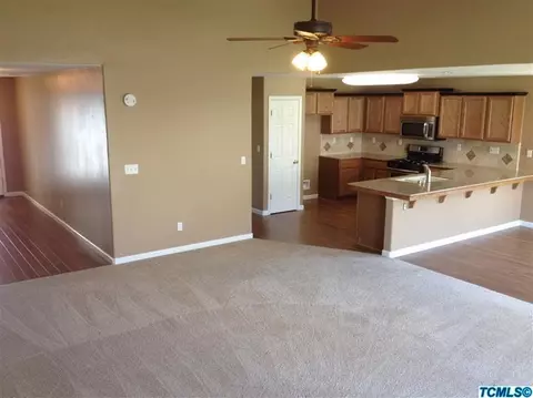 2402 E Victor Ave, Visalia, CA 93292 photo 5