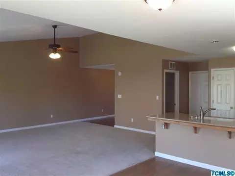 2402 E Victor Ave, Visalia, CA 93292 photo 9