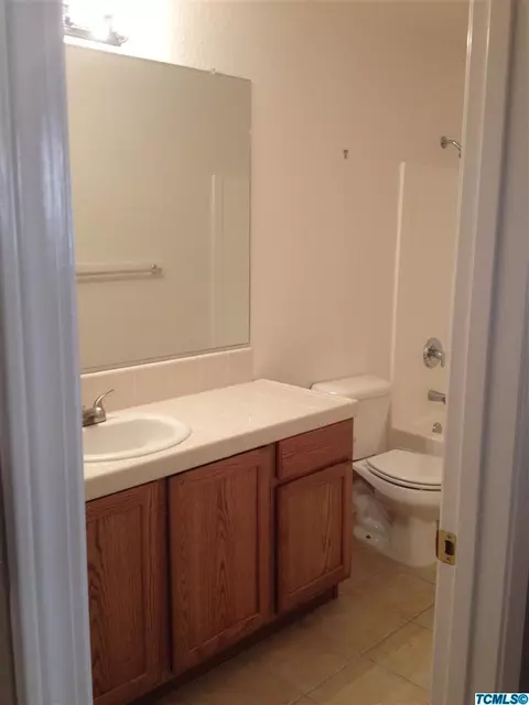 2402 E Victor Ave, Visalia, CA 93292 photo 14