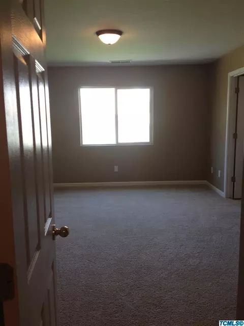 2402 E Victor Ave, Visalia, CA 93292 photo 16