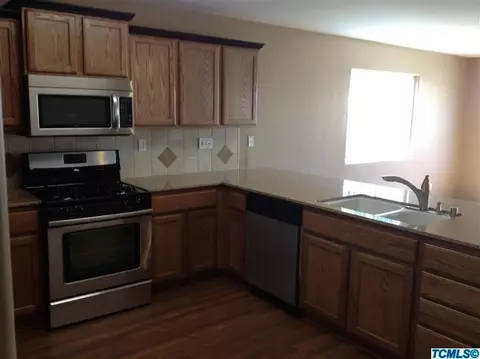 2402 E Victor Ave, Visalia, CA 93292 photo 7