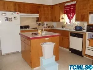 3024 E Laurel Ave, Visalia, CA 93292 photo 2