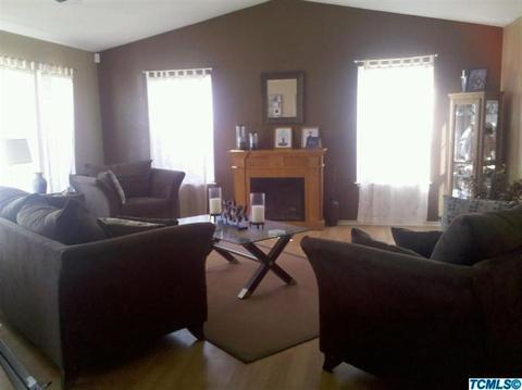 1382 Stinson Dr, Lemoore, CA 93245 photo 4