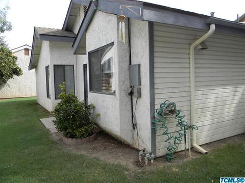1737 E Vine Ct, Visalia, CA 93292 photo 4