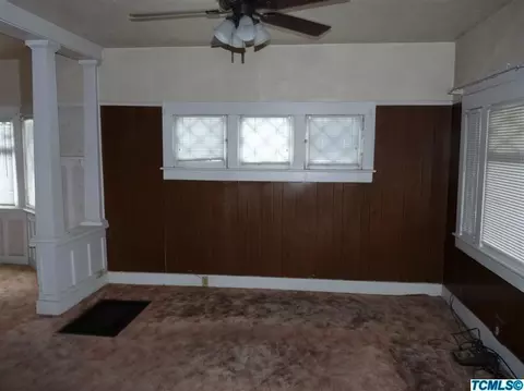 161 N E St, Tulare, CA 93274 photo 3