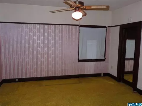 161 N E St, Tulare, CA 93274 photo 5