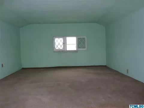 161 N E St, Tulare, CA 93274 photo 9
