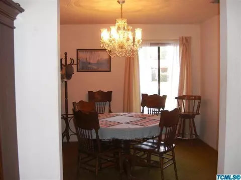 332 E Laura Ct, Visalia, CA 93277 photo 5