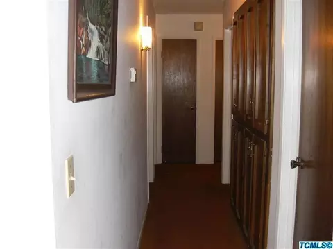 332 E Laura Ct, Visalia, CA 93277 photo 8