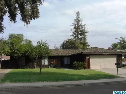 332 E Laura Ct, Visalia, CA 93277 photo 1