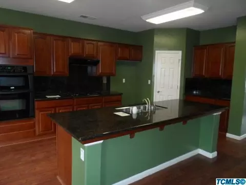 3035 S Maple St, Visalia, CA 93292 photo 5