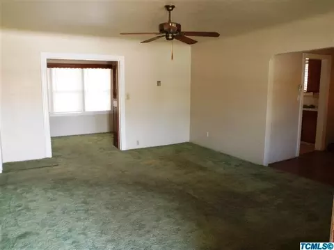 517 S Kaweah Ave, Exeter, CA 93221 photo 2