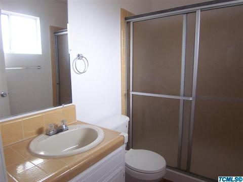 725 E Ash Ave, Tulare, CA 93274 photo 12