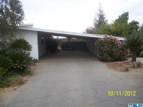 1043 E Citrus St, Lindsay, CA 93247 photo 2