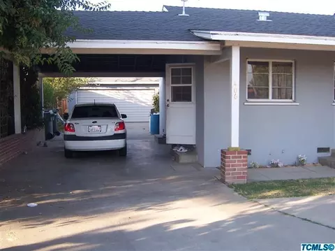 406 E Walnut Ave, Visalia, CA 93277 photo 2