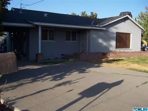 406 E Walnut Ave, Visalia, CA 93277 photo 1