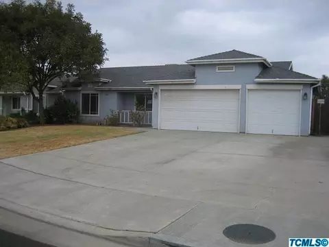 1330 Van Ct, Hanford, CA 93230 photo 3