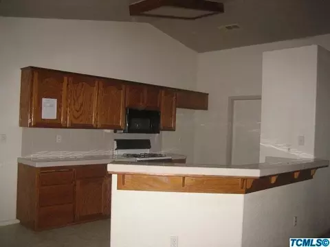 1330 Van Ct, Hanford, CA 93230 photo 12