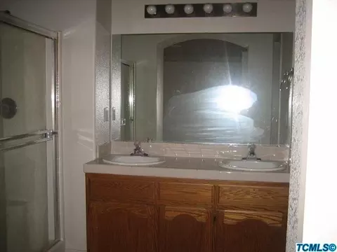 1330 Van Ct, Hanford, CA 93230 photo 14