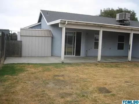 1330 Van Ct, Hanford, CA 93230 photo 4