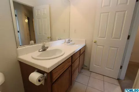 1268 Chimney Way, Lemoore, CA 93245 photo 8