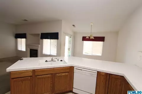 1268 Chimney Way, Lemoore, CA 93245 photo 6
