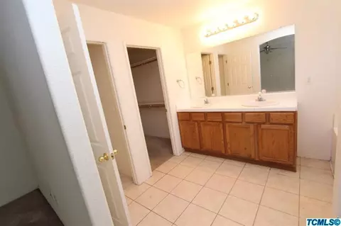 1268 Chimney Way, Lemoore, CA 93245 photo 11