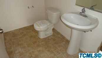 340 S Sol Ct, Visalia, CA 93292 photo 2