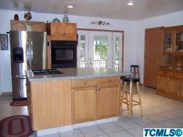 3200 W Iris Ave, Visalia, CA 93277 photo 13