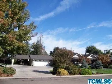 3200 W Iris Ave, Visalia, CA 93277 photo 1