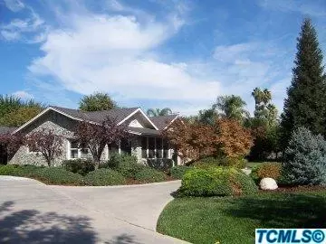 3200 W Iris Ave, Visalia, CA 93277 photo 2