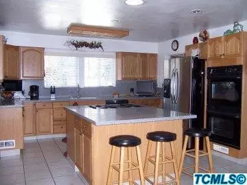 3200 W Iris Ave, Visalia, CA 93277 photo 14