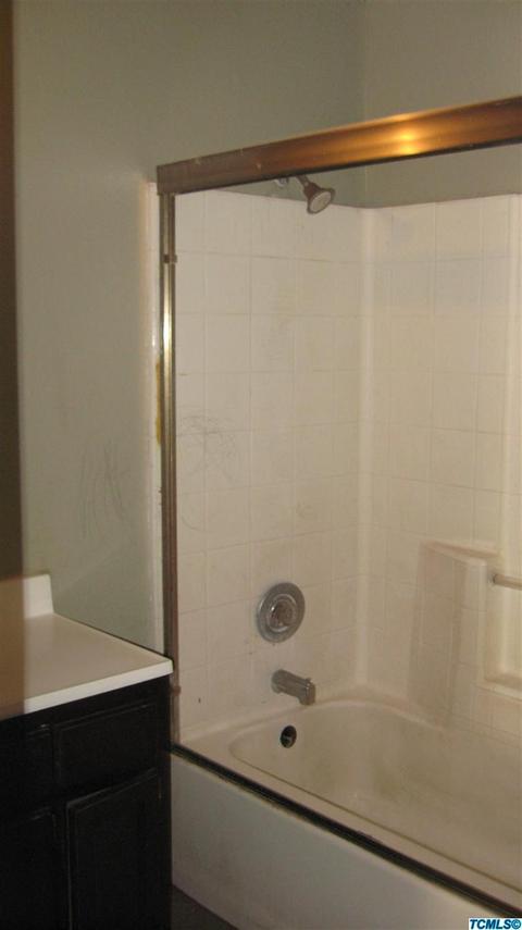 923 E Commerce Ave, Fresno, CA 93706 photo 11